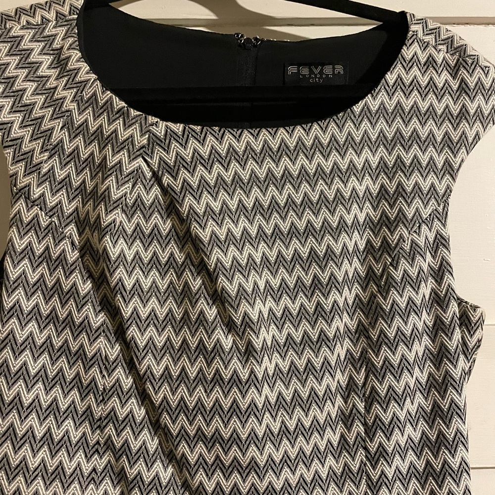 Size 6 Fever dress with pockets!